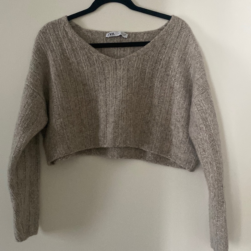 Zara cropped sweater size medium— sandy beige color